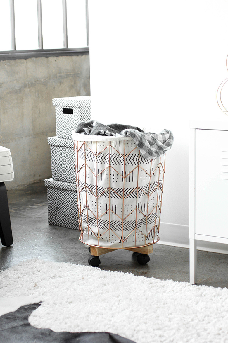 wire hamper on wheels