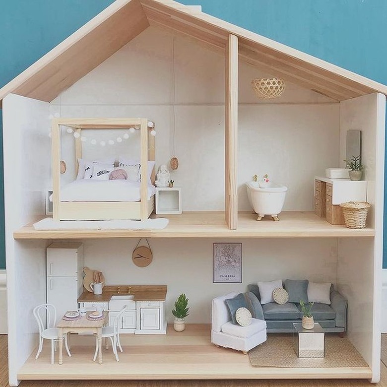 Simple and pretty IKEA Flisat dollhouse