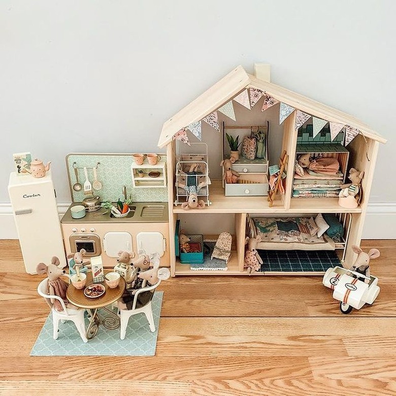 Quaint quarters IKEA Flisat dollhouse