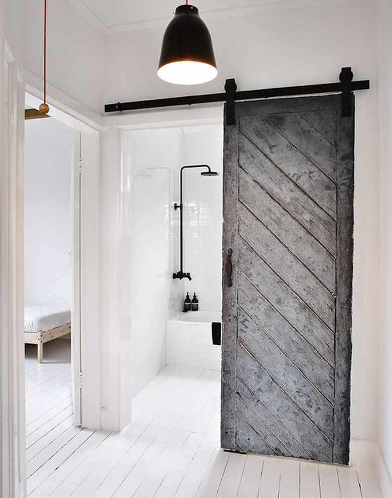 rustic bathroom idea