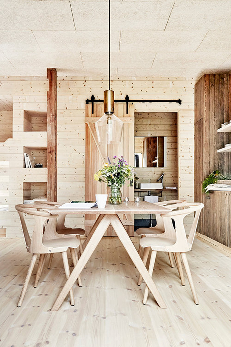 rustic farmhouse-style Scandinavian dining room