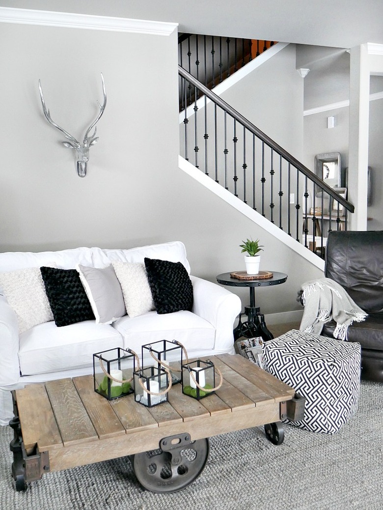 Modern farmhouse living room