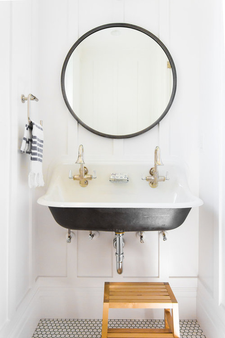 modern farmhouse trough sink in minimalist bathroom