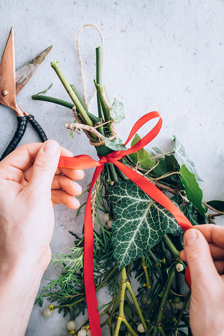 How To Make Mistletoe Tutorial Hunker