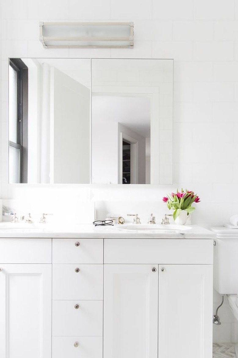 all white bathroom