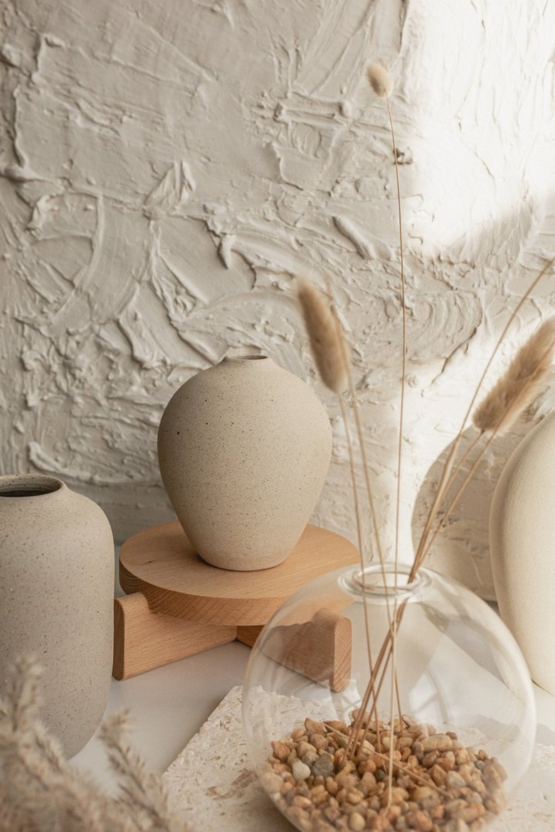 minimalist ceramic vases