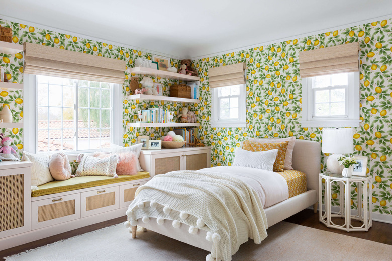 analogous color kids room with yellow and green