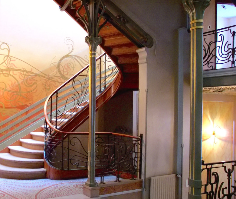 hôtel tassel interior showing a staircase