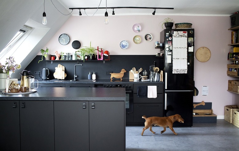 black and pink kitchen