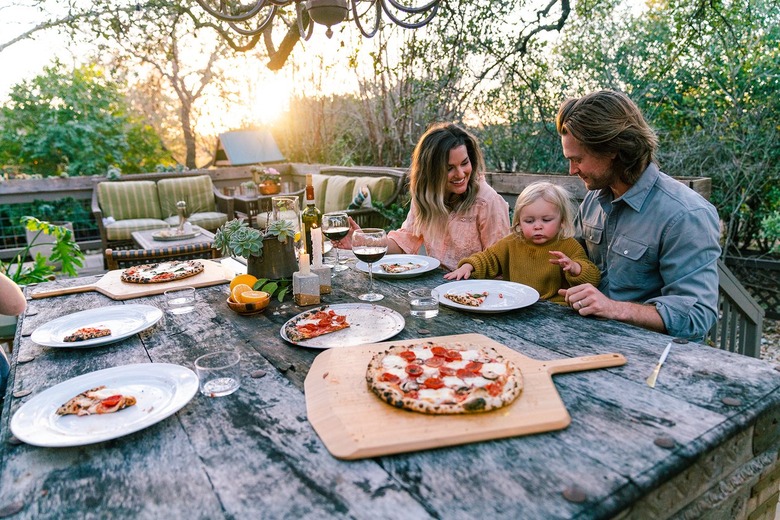 backyard pizza party with ooni