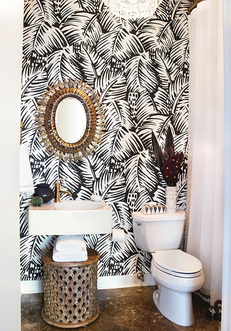 bathroom wallpaper idea with palm leaf wallpaper