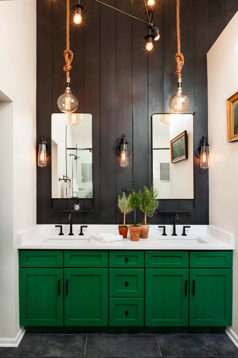 pendant bathroom lighting idea