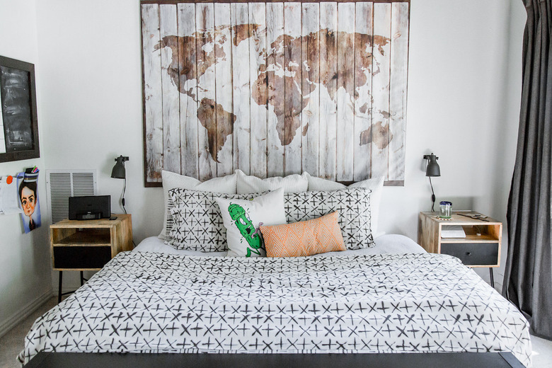 teen boy bedroom with map art