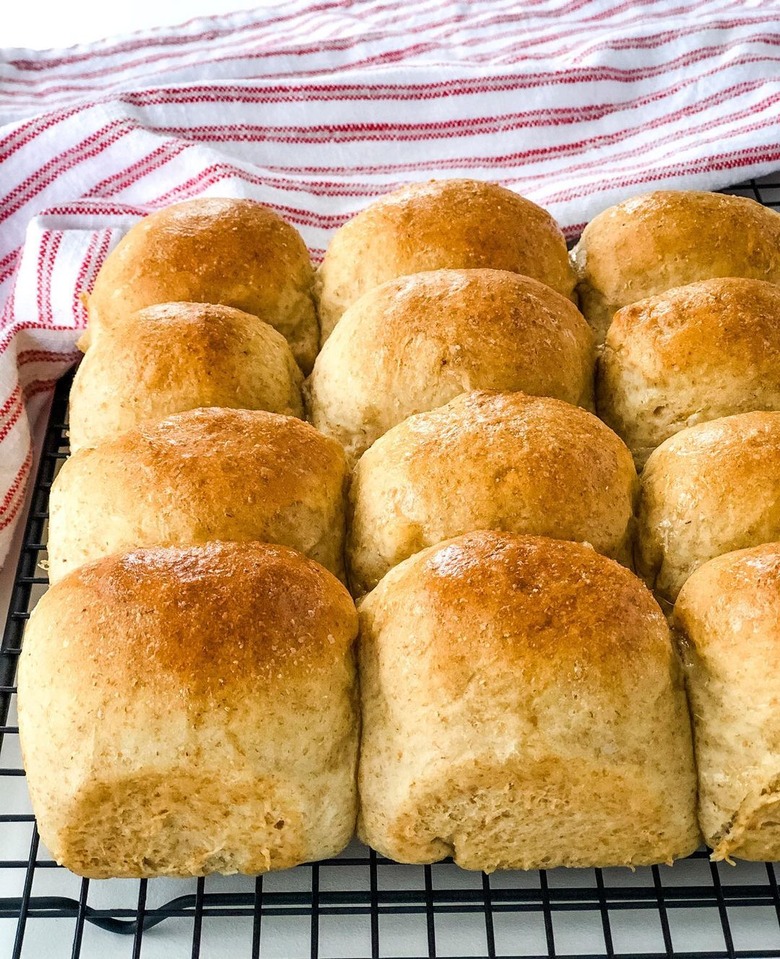 A Pretty Life Whole Wheat Buns for bread machine