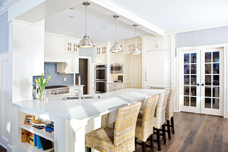 Modern Kitchen design with open concept and bar counter