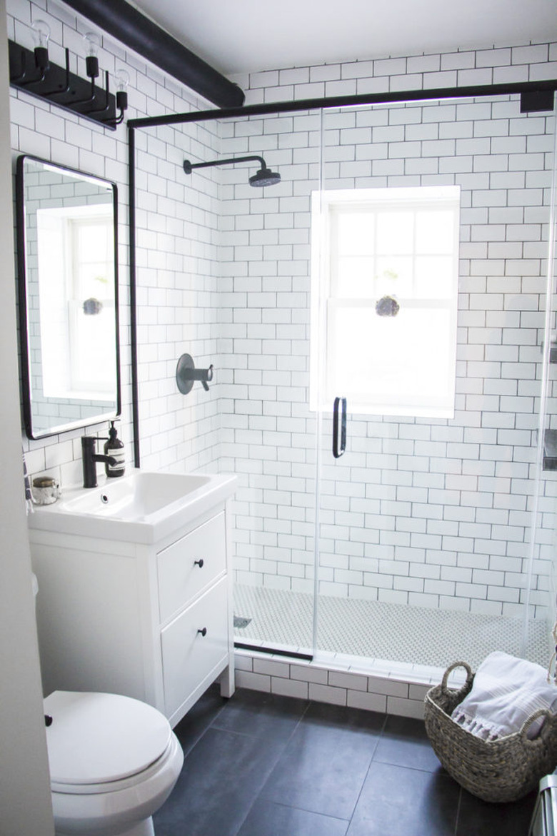 modern black and white minimalist bathroom