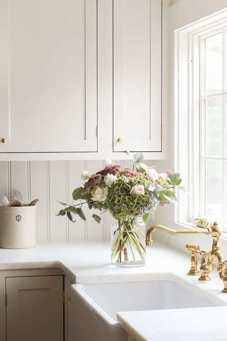 country kitchen with beadbaord backsplash