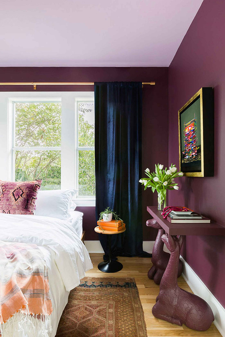 colors that go with navy blue, purple walls with navy blue curtains