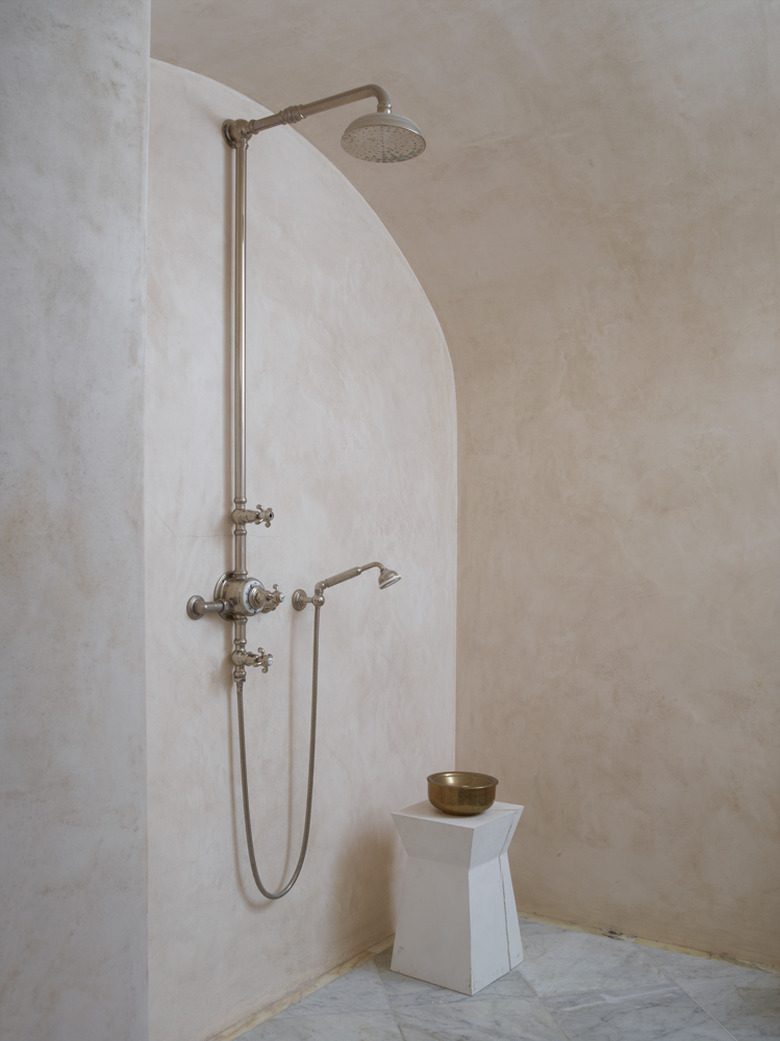 Plaster walls in contemporary shower room