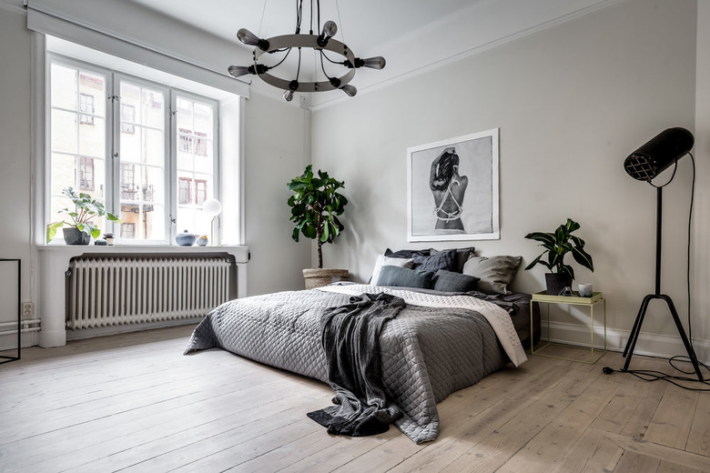 bedroom with low-height platform bed