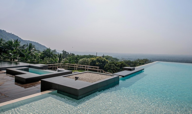 Contemporary pools infinity