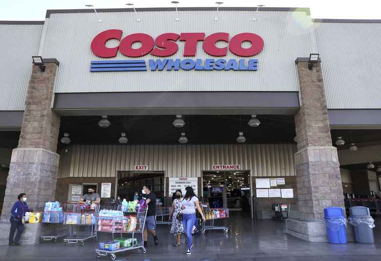 Costco Announces Raising Minimum Wage to $16 An Hour