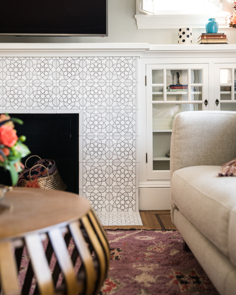 vintage boho living room in charming bungalow