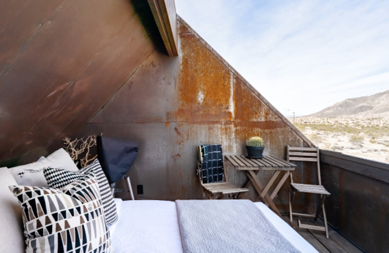 desert themed bedroom with open roof desert bedroom