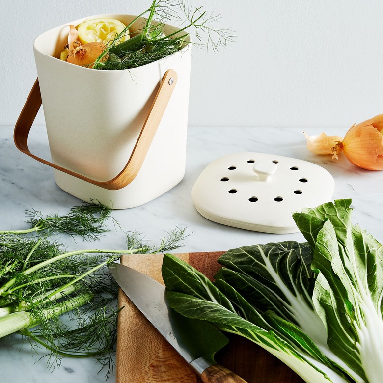 Countertop compost bin