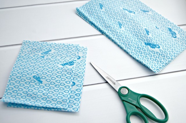 DIY Reusable Bathroom Cleaning Wipes | Hunker