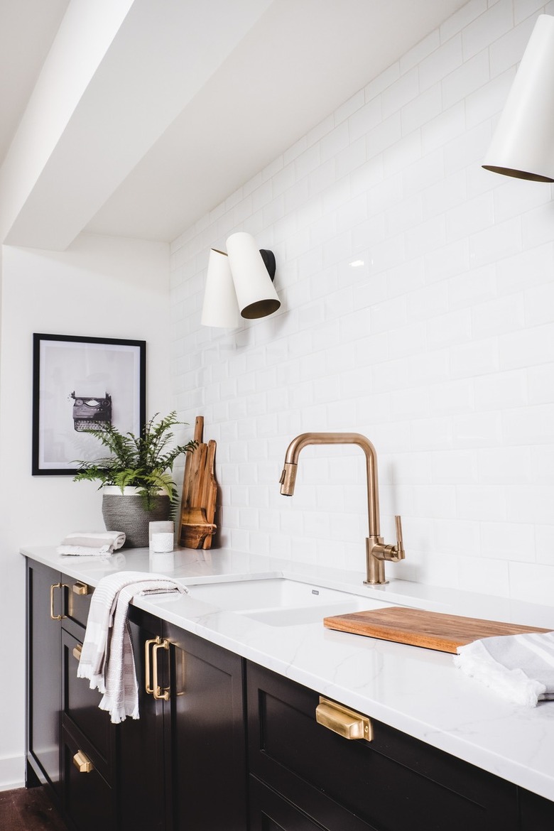 white and black design with white quartz kitchen countertops