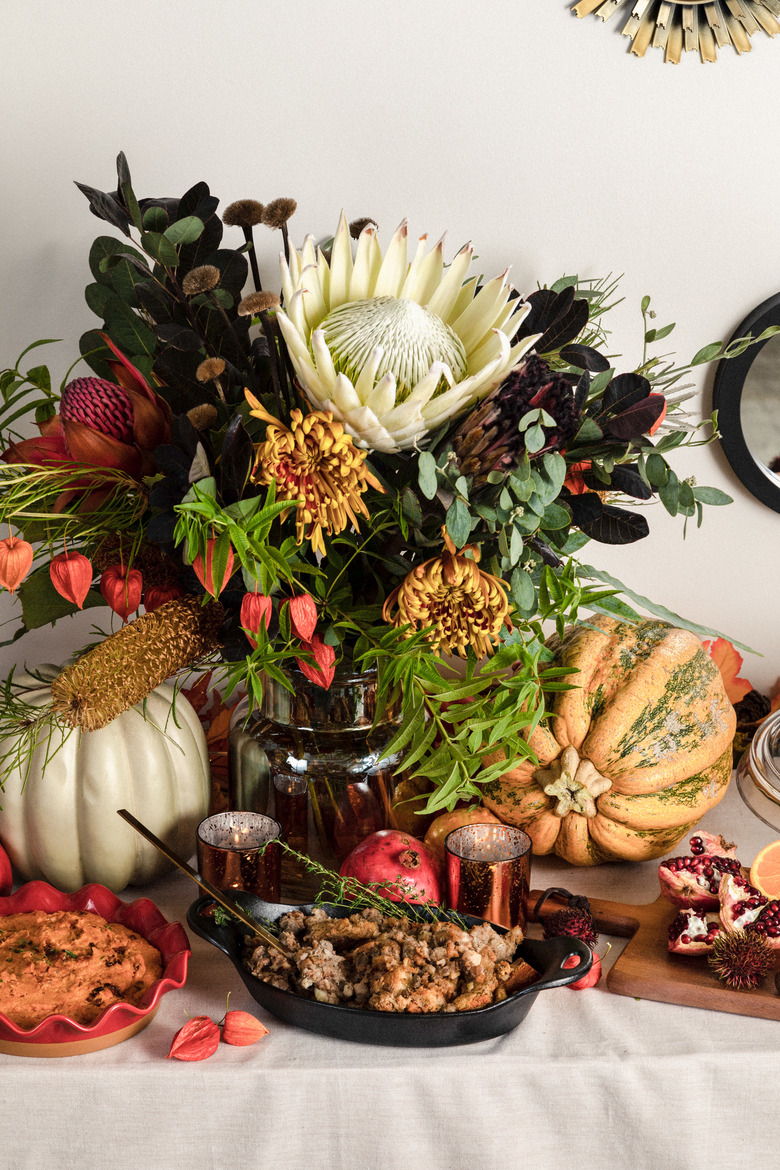 Thanksgiving buffet with florals