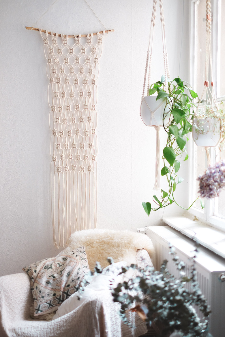 macrame wall hanging