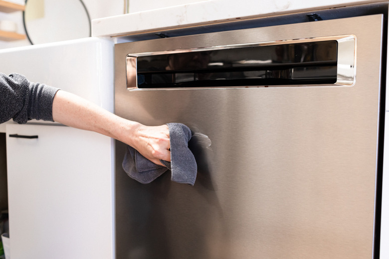 Wiping stainless steel dishwasher