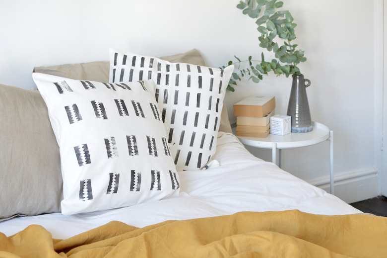 Mud Cloth Pillow DIY