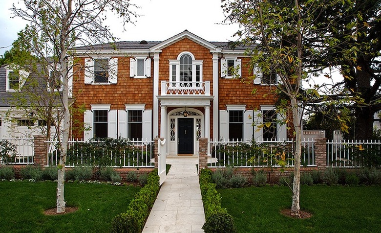 Colonial-style house with cedar shingle exterior siding ideas