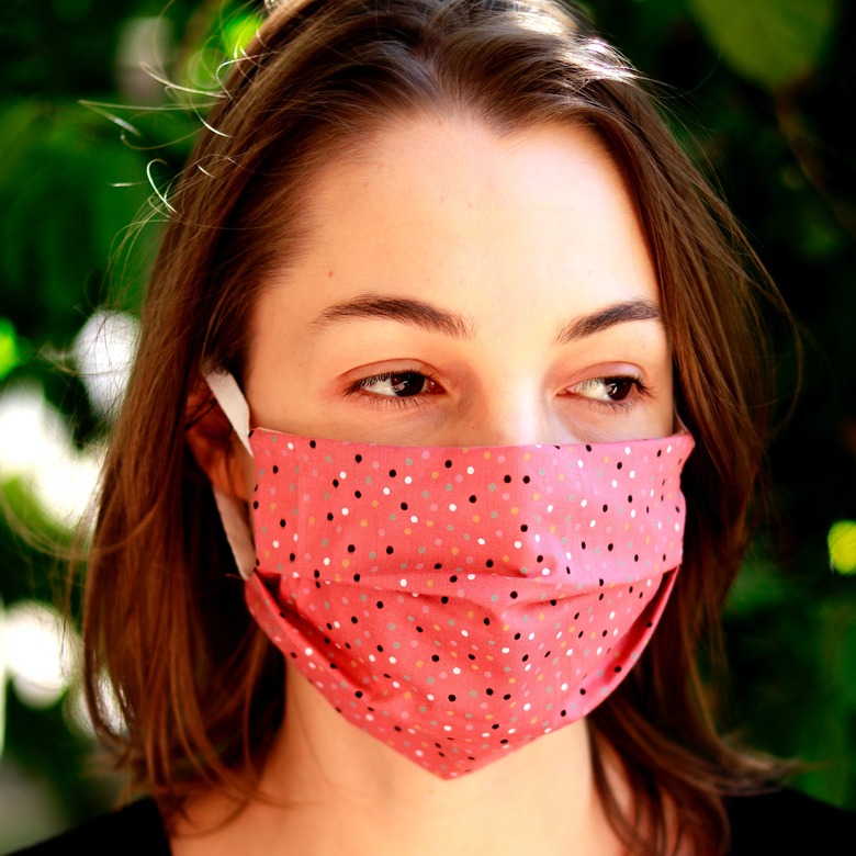 woman wearing face mask