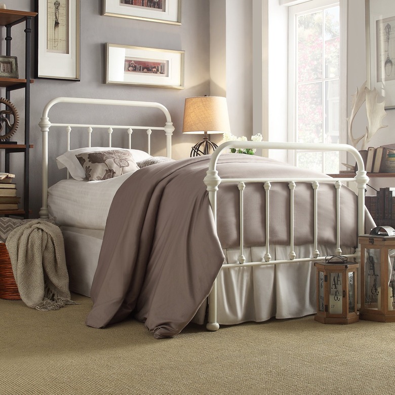 Weston Home Nottingham Metal Queen Bed, $229.03