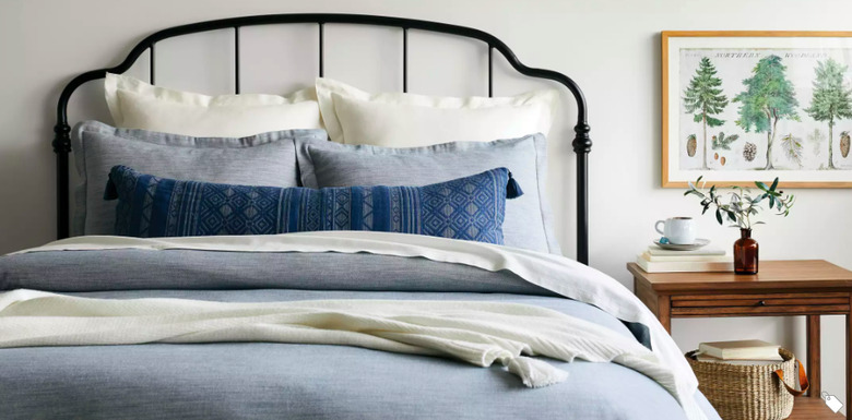 bedroom in farmhouse style