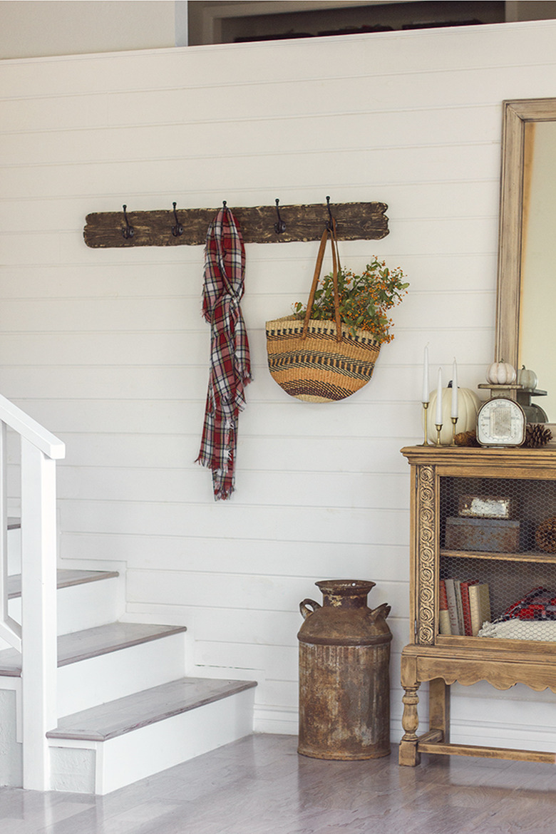 farmhouse wall idea