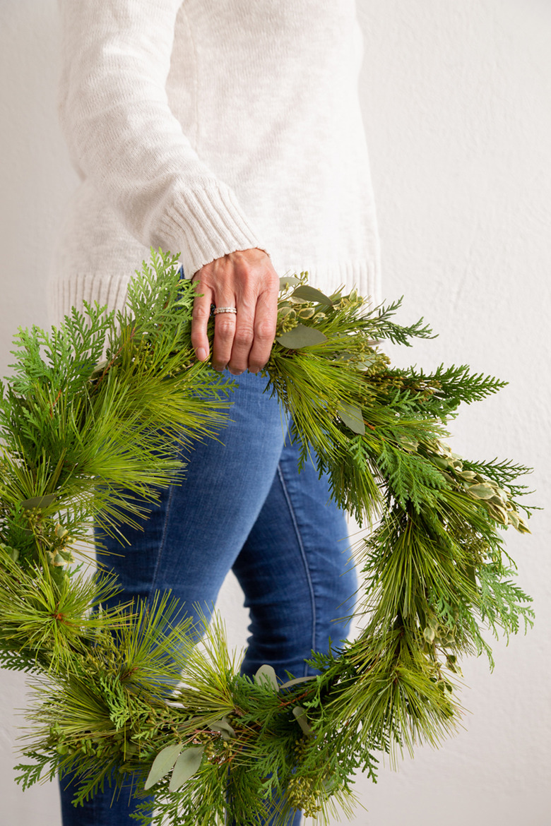 how to make a DIY Foraged Holiday Wreath