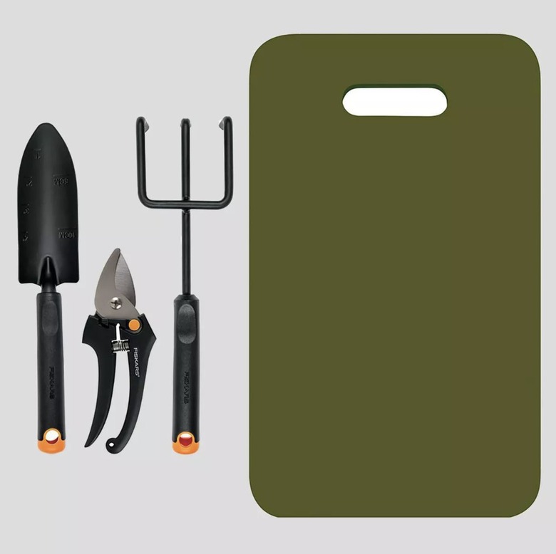 Fiskars 4-Piece Planting Set, $19.99