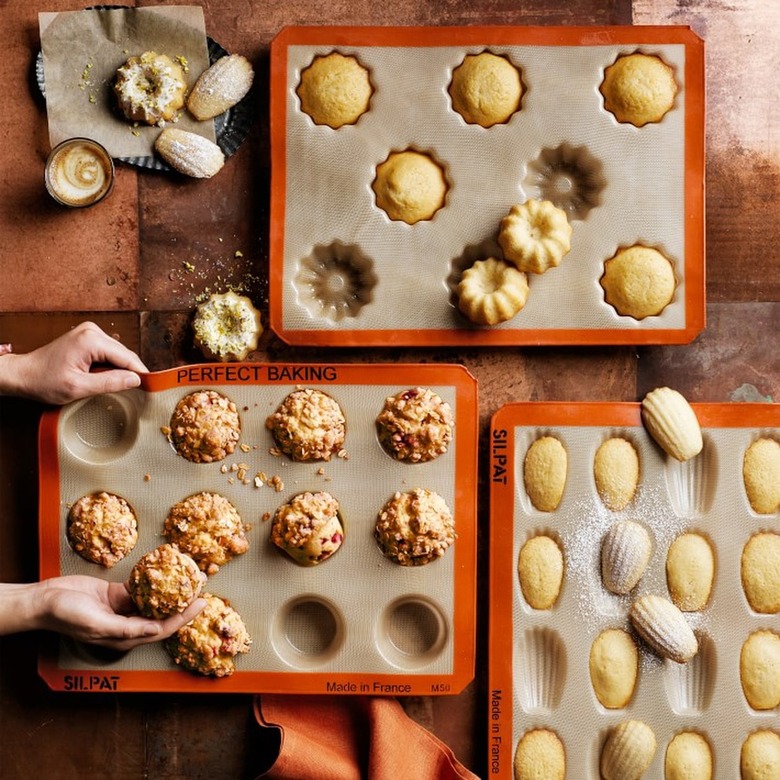 Silicone muffin pan