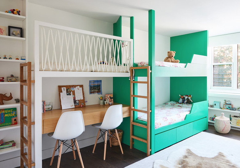 green kids bedroom idea with green bunk beds