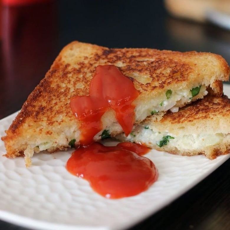 Archana's Kitchen Grilled Cheese Sandwich Recipe With Paneer and Potato