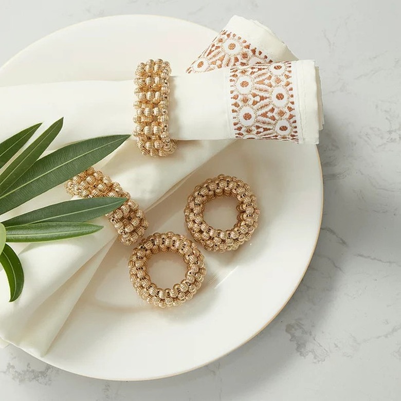 Gold napkin ring set