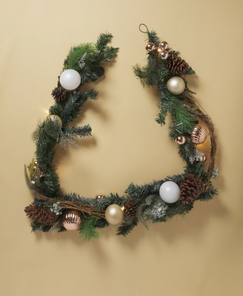 pre-lit wreath