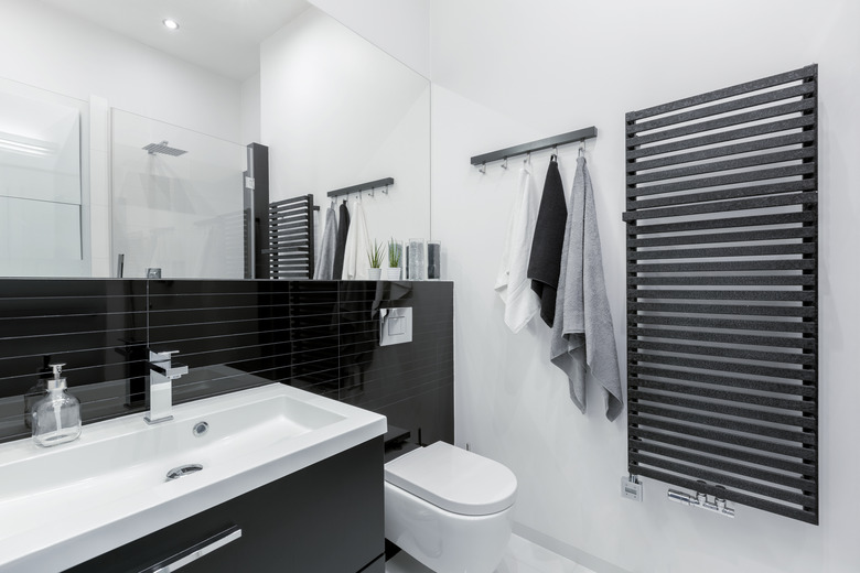 Simple black and white bathroom