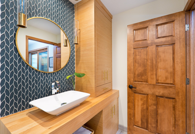 Contemporary Bathroom Design with Above Counter Vessel Sink and Vanity