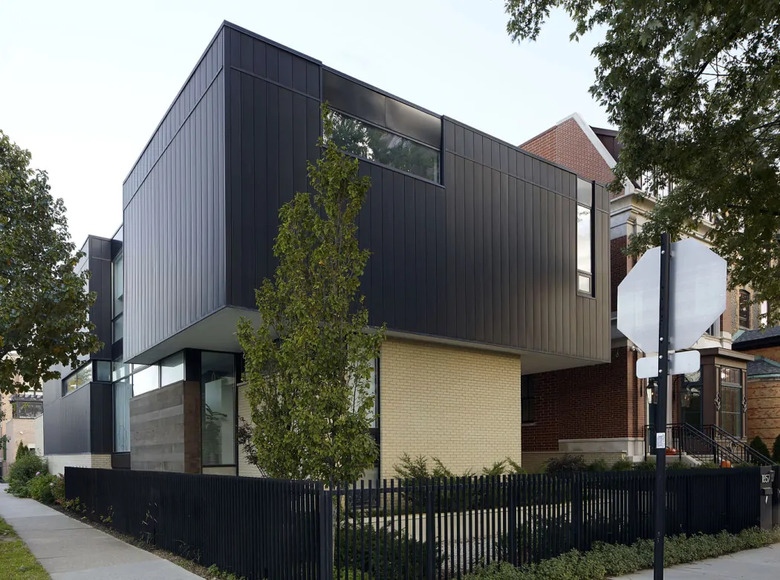 How to choose exterior house colors on black modern home